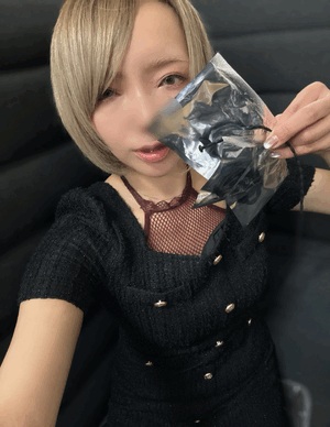 みな