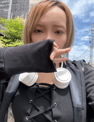 みな