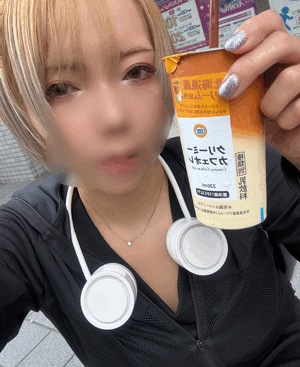 みな