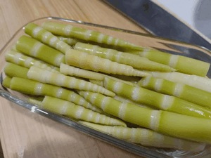 まみ