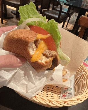 まい